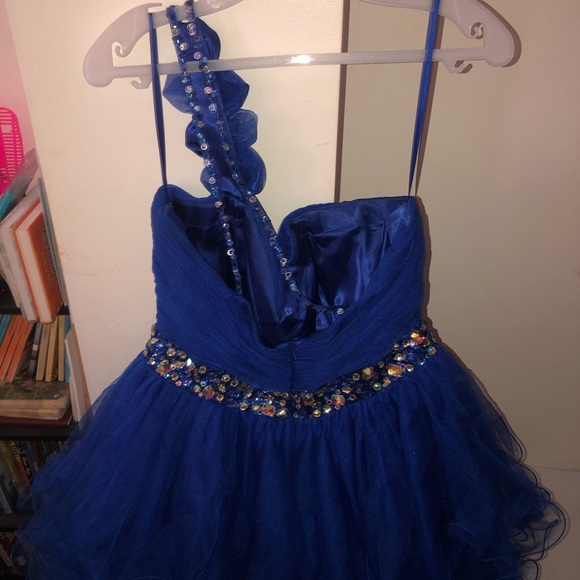 Prom dress that’ll make you feel like a princess! - Picture 3 of 4